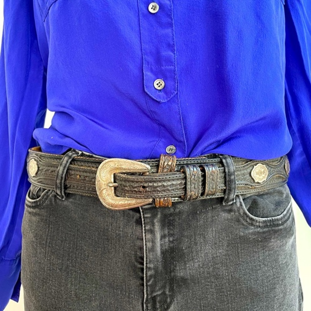 Gorgeous Justin Vintage Black and Silver Leather Belt